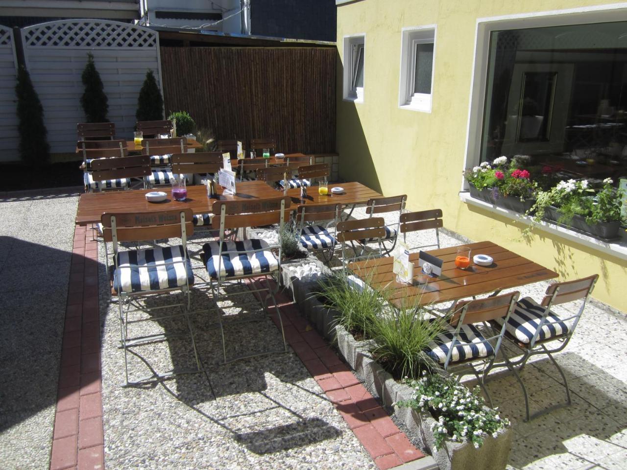 Hotel Restaurant New Neuenhof วุปปาทัล ภายนอก รูปภาพ